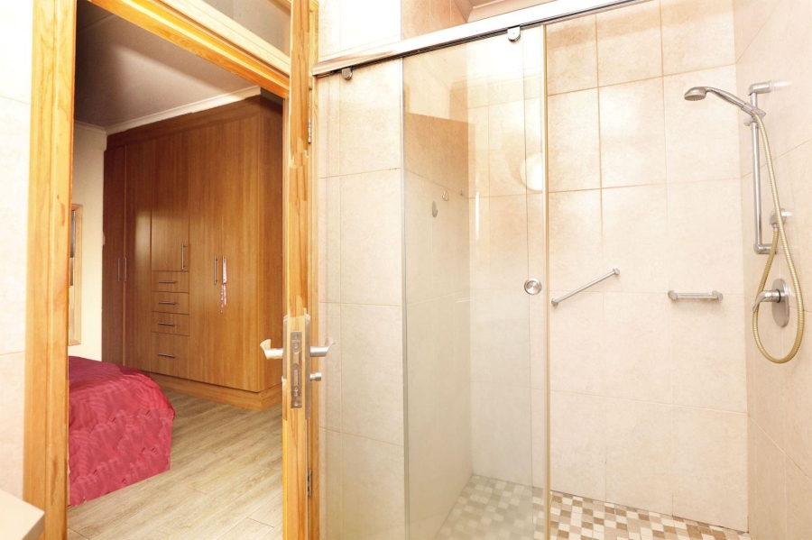 1 Bedroom Property for Sale in Old Oak Western Cape